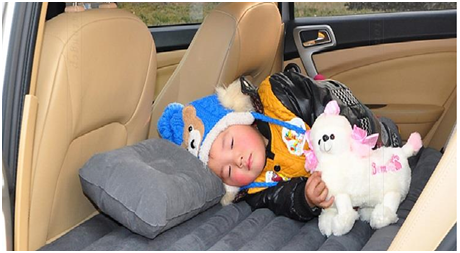 Nệm hơi ô tô - đồ chơi ô tô giá rẻ giúp bé yêu ngủ ngon giấc hơn