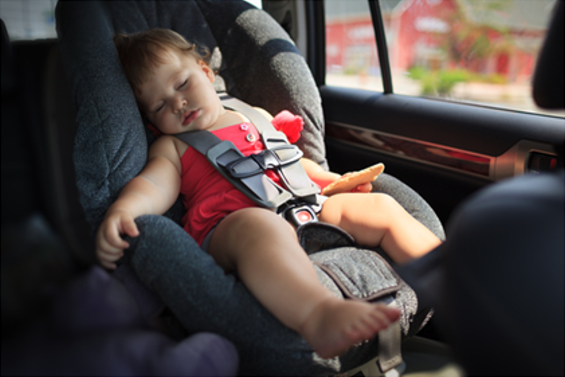 Trẻ em sẽ mệt mỏi khi ngủ ngồi trên ô tô nếu thiếu đệm hơi ô tô