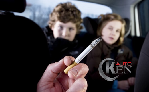 Hút thuốc lá là nguyên nhân gây lên mùi hôi trong xe